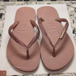 * NEW With Tags* Havaianas Women's Rose Gold Glittered Flip- Flops Size 7-8